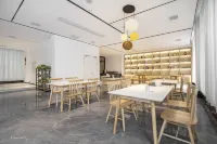 Audrey Intelligent Cinema Light Luxury Hotel Hotels in Jiangkou County