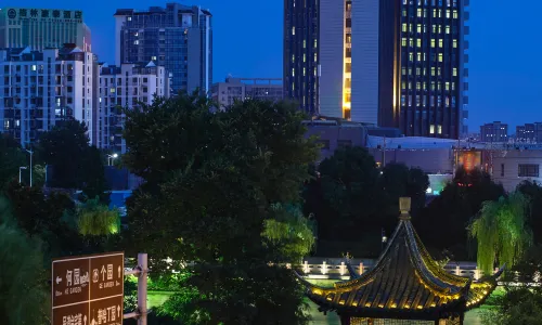 Yitel (Yangzhou Qionghua Building, Ancient Canal, Dongguan Street)
