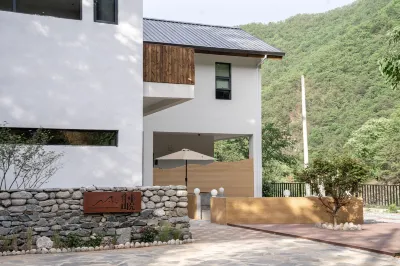 Hillside Courtyard Guesthouse Hotel in zona Zhashui Yuntaishan Scenery Spot
