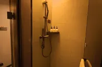 Rujia Huayi Selected Hotel (Xingtai Ningjin Tianyi Square Branch) فنادق في نينغ جين