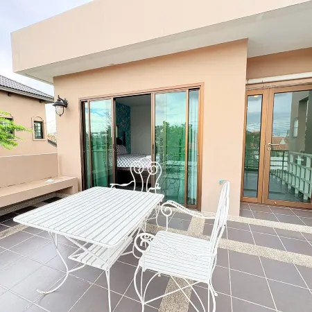 Mountain Private Pool Villa-Bangsaen