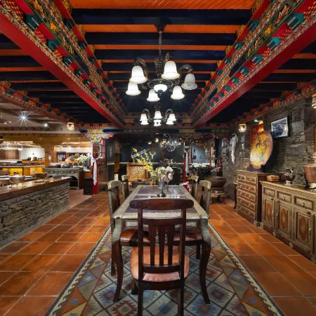 La Garry Snow Dragon Manor Resort（Potala Palace Branch）