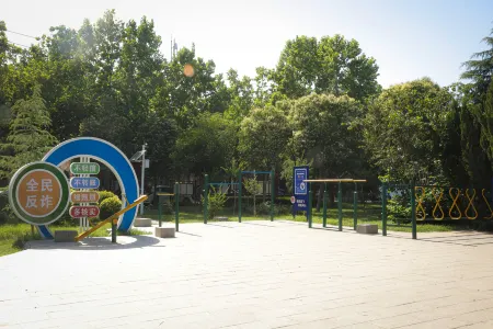 Four Seasons in the Clouds B&B (Jize Cultural Plaza) Отели рядом с достопримечательностью «Чжэнцзэ Китайская больница»