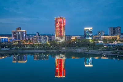Lijin Hotel (Danjiangkou Dam Branch) Hotels near Canglang Light Observation Tower