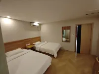 Chicheng Yijia Express Hotel (Zhangjiakou Chicheng Bus Station Branch) Hotels in Chicheng