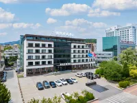 Jingyue Zhishang Hotel (Dalian Fujiazhuang Beach) Hotels near Yinshatan Bathing Spot