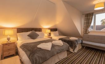 Ricky Road Guest House - Premium