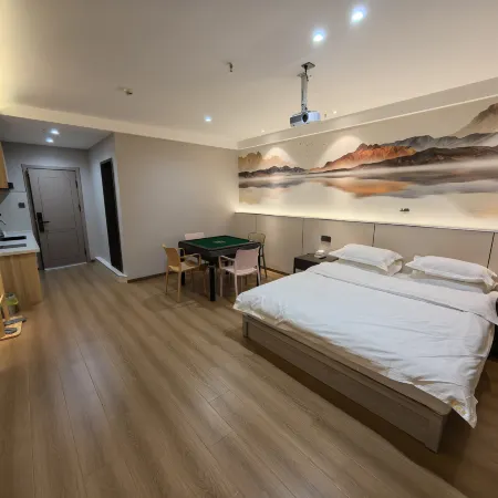 Qingchuang Homestay (Beiguo Century Plaza)