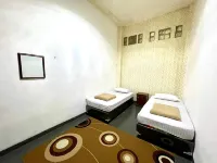 Yani Guesthouse - Pensions