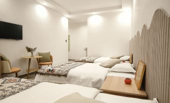 First come to the courtyard