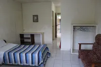 Vila Hibiscus Motel Hotels in Hideaway Island