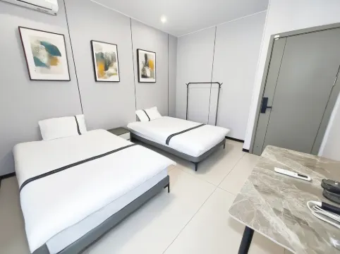 Future Space Homestay (Chengtou Town Yaqi Yuanhong Commercial City Branch)