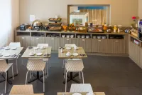 Elypseo斯特拉斯堡港的涅梅亞公寓飯店 - 早餐