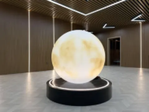 Old Youth · Tomorrow International Youth Hostel (Jinan Daming Lake Railway Station Chaoran Building)