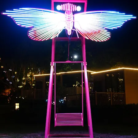 Sanbai Mountain Town Yingcui Lake Tribe Hotel