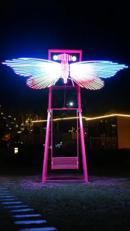 Sanbai Mountain Town Yingcui Lake Tribe Hotel