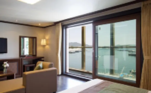 Tongyeong Anchovy Tourist Hotel Hotels in 