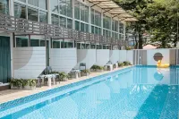 Full Stop Pool Villa Don Mueang Hotels near Phranakhon Rajabhat University