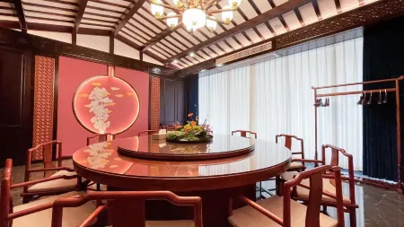 Manting Light Luxury Hotel Отели в г. Хайан