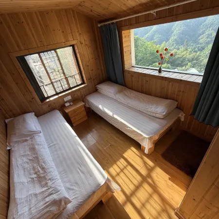 Muli Hong Village Entrance Chinese Inn