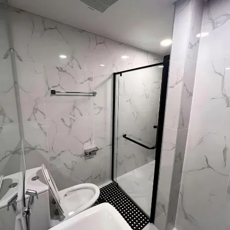 Cozy Condo Bed Space | Secure Cabinets + Wi-Fi/Parking + Full Appliances