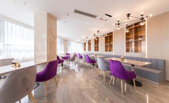 Lavande Hotel (Hezhou High-Speed Railway Station Yongfeng Lake)