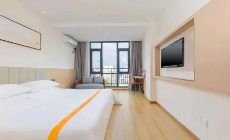 Lisilai Hotel (HSBC Plaza) Отели рядом с достопримечательностью «Hainan Ocean Paradise»