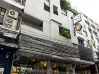 Qilombo Hostel Silom Hotels near Embassy District