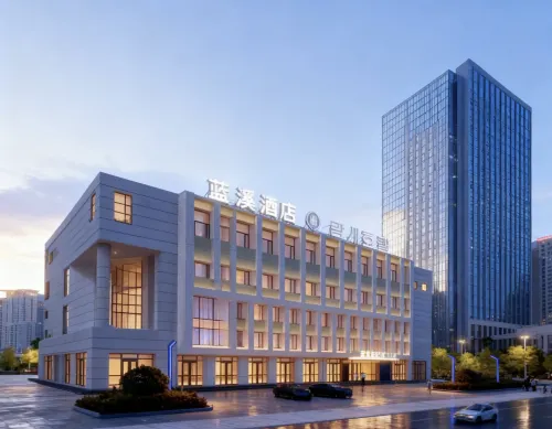 Lanxi Hotel (Yanji Yanbian University Department Store) - parking
