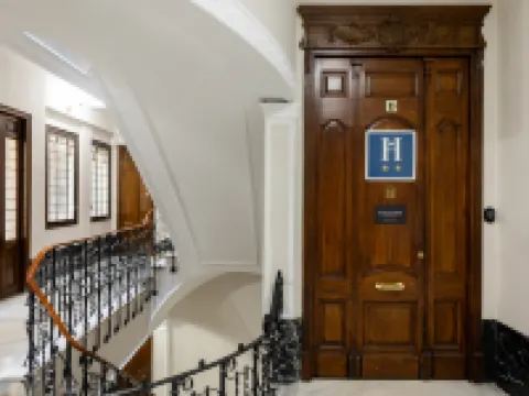 Colectia Stays Gran Vía Hotels near Gran Via