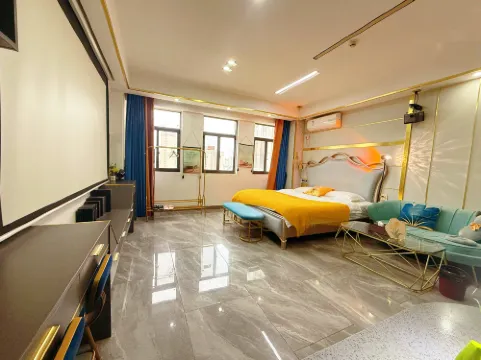 吉安戀上影院民宿