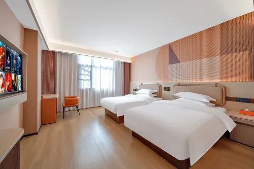 Jinju Hotel (Liansheng Happy City Railway Station)