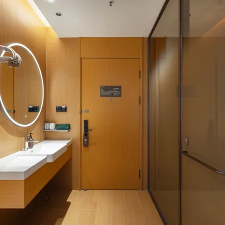 JI Hotel (Shenzhen Jingtian Metro Station)