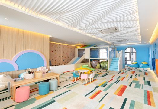 좀티엔 타니 호텔의 깨끗하고 넓은 객실