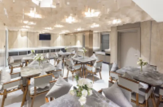 TIDE' HOTELS AND RESORTS LTD