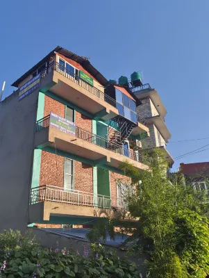 Harry Guest House & Restaurant - Homestays