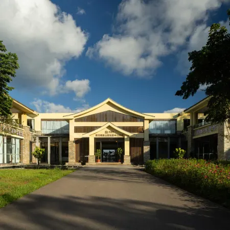 Yixiangshan Camp and Banshan Hotel
