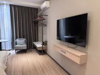 Boyue Hotel - parking
