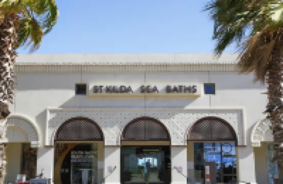 St Kilda Style - Stunning 3 Bedroom House