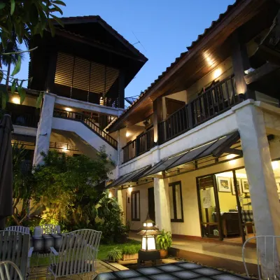 Baan Warabordee Hotel Hotels near Old Bus Station
