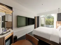 SFEEL Designer (Guangzhou Panyu Chimelong Wanbo Center Store) Hotels near محطة هانكسي تشانغلونغ