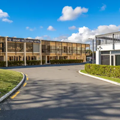 Grand Riccarton Hotel Hotels near Mona Vale