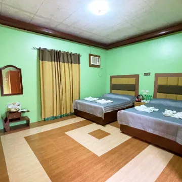 Kamayan sa Palaisdaan Hotel and Resort Quezon