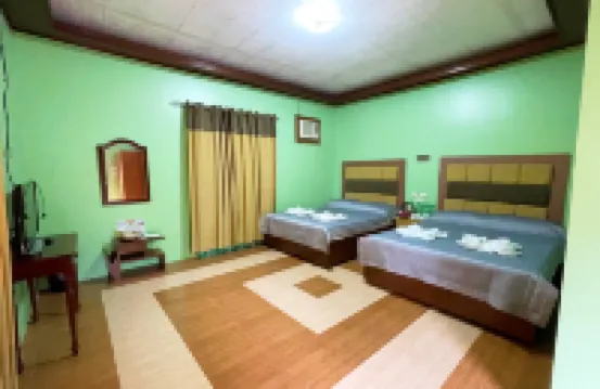 Kamayan sa Palaisdaan Hotel and Resort Quezon