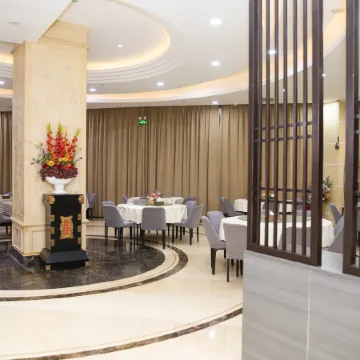 Lavande Hotel (Changji Shihezi West Road Financial Building)