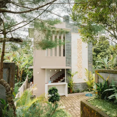 Casa De Arya Hotel dekat Air Terjun Yeh Bulan