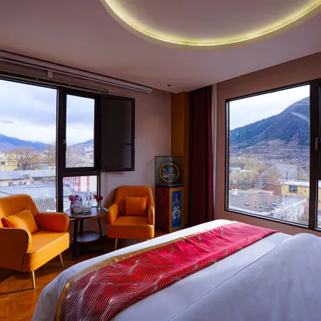 Yunshang Zangjia Hotel (Daofu Medicinal Clay Sculpture Art Museum)