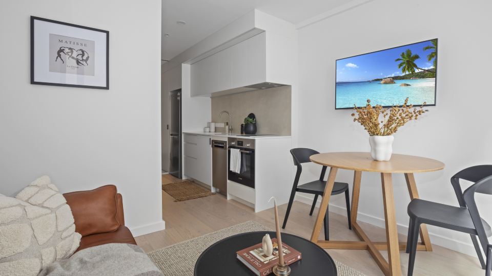 Stylish Stay on Courtenay - 1BR APT
