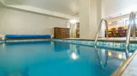 Yuzhny Dvorik Country Complex - Pools