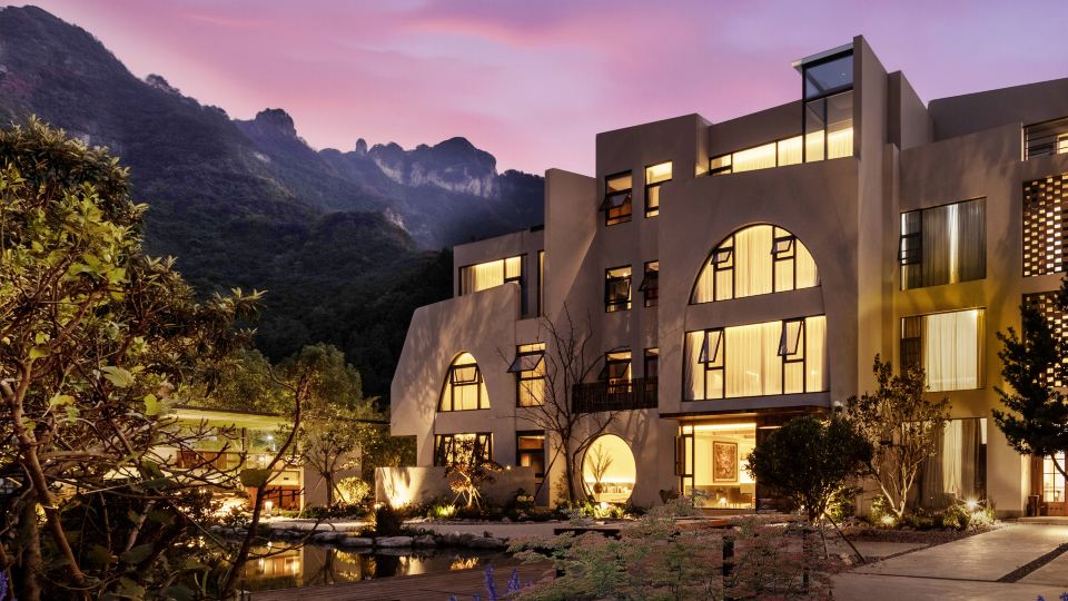 WuYun Mountain View Designer Hotel Closest to Tianmen & Fox Fairy Show
